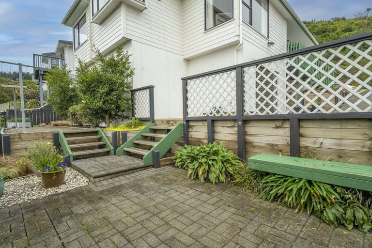 Photo of property in 9 Chastudon Place, Tawa, Wellington, 5028