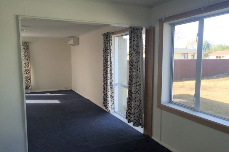 Photo of property in 3 Twynham Place, Aranui, Christchurch, 8061
