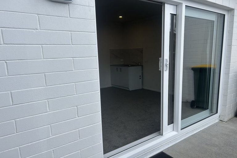 Photo of property in 1/1 Armstrong Place, New Lynn, Auckland, 0600