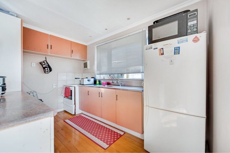 Photo of property in 57 Dale Crescent, Pakuranga, Auckland, 2010