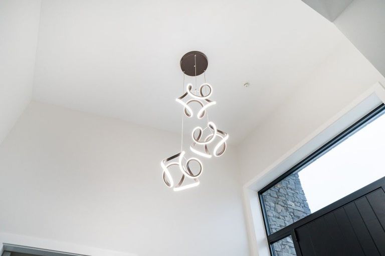 Photo of property in 44 Vaucluse Heights, Fitzherbert, Palmerston North, 4410