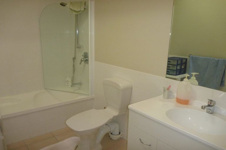 Photo of property in 20b Roseberry Avenue, Birkenhead, Auckland, 0626