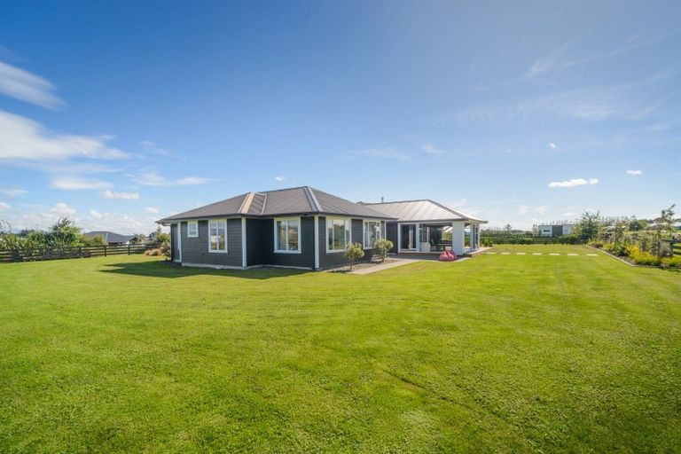 Photo of property in 33 Hartwell Drive, Kelvin Grove, Palmerston North, 4470