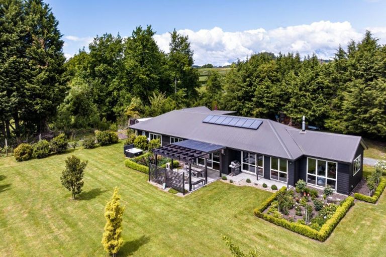 Photo of property in 17 Baldwin Road, Tasman, Upper Moutere, 7173