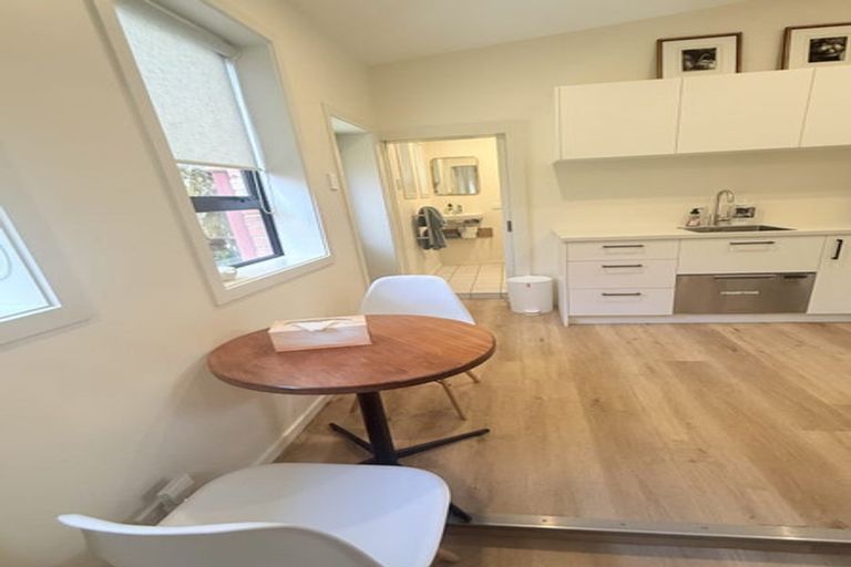Photo of property in 60 Royal Terrace, Dunedin Central, Dunedin, 9016