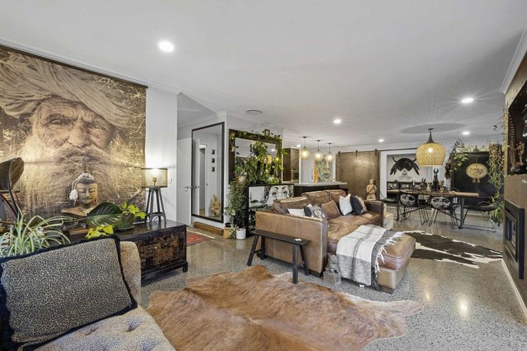 Photo of property in 10 Cooke Farm Grove, Waiwhakaiho, New Plymouth, 4312