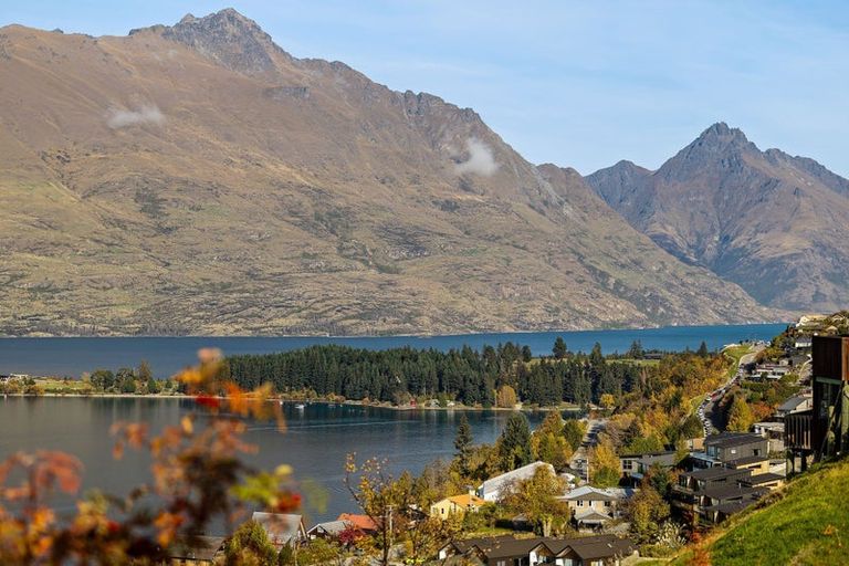Photo of property in 105 Goldfield Heights, Queenstown, 9300