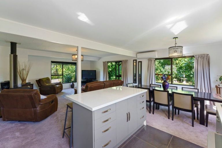 Photo of property in 203 Te Moana Road, Waikanae, 5036