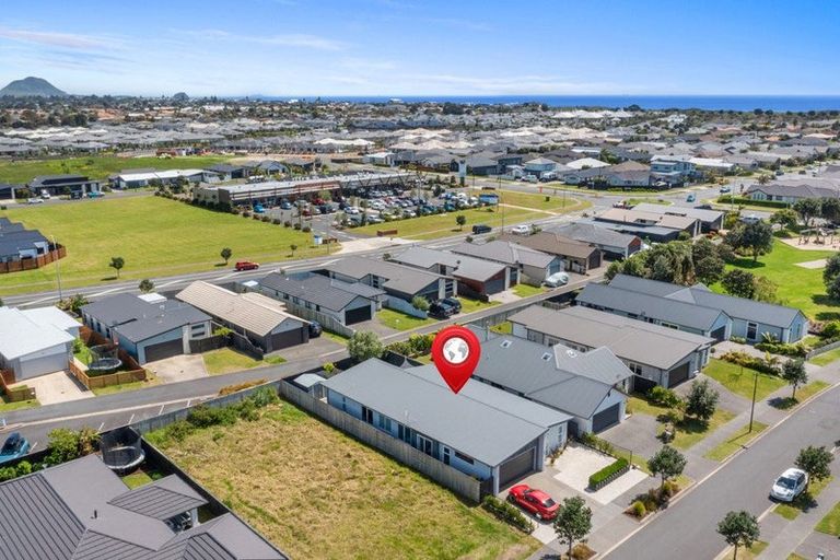 Photo of property in 106 Coast Boulevard, Papamoa Beach, Papamoa, 3118