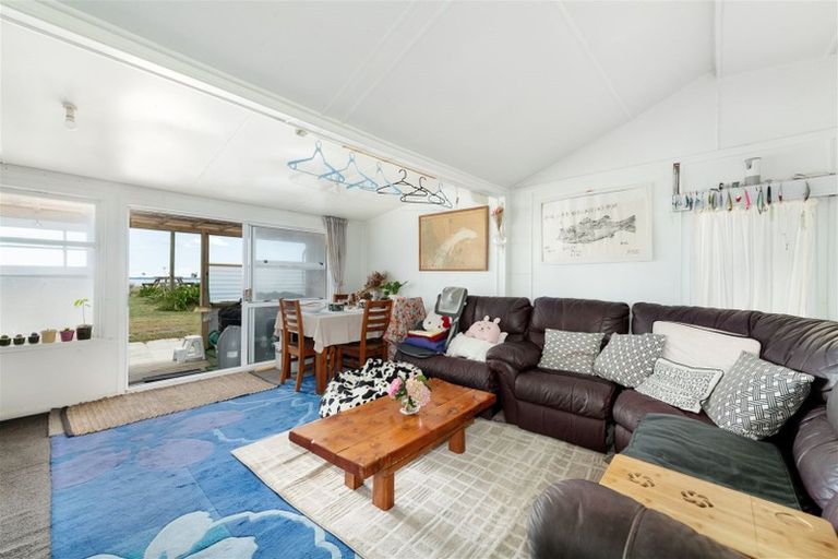 Photo of property in 37 Motiti Road, Papamoa Beach, Papamoa, 3118