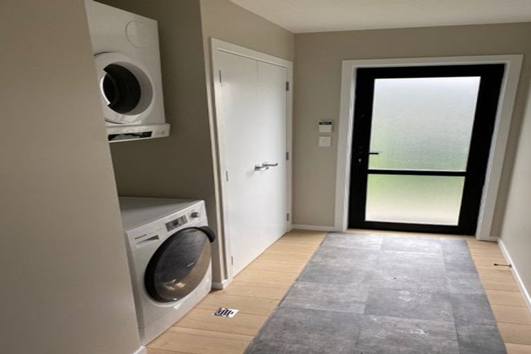 Photo of property in 18 Kellsmere Crescent, Island Bay, Wellington, 6023