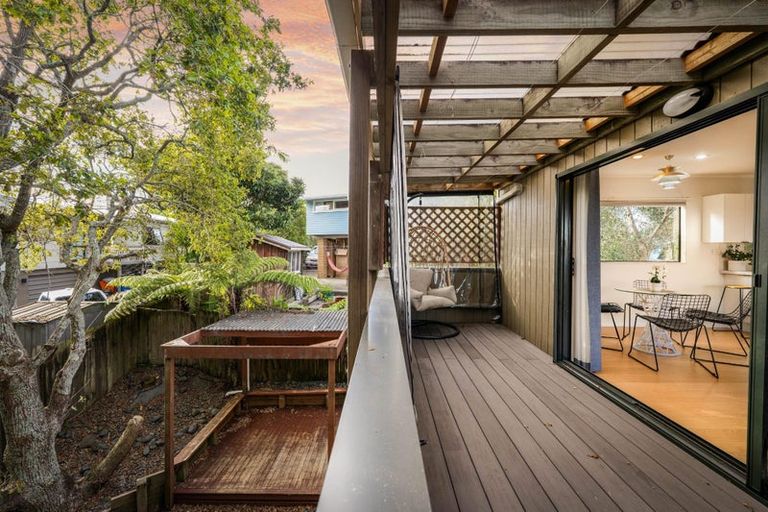 Photo of property in 123b Colwill Road, Massey, Auckland, 0614