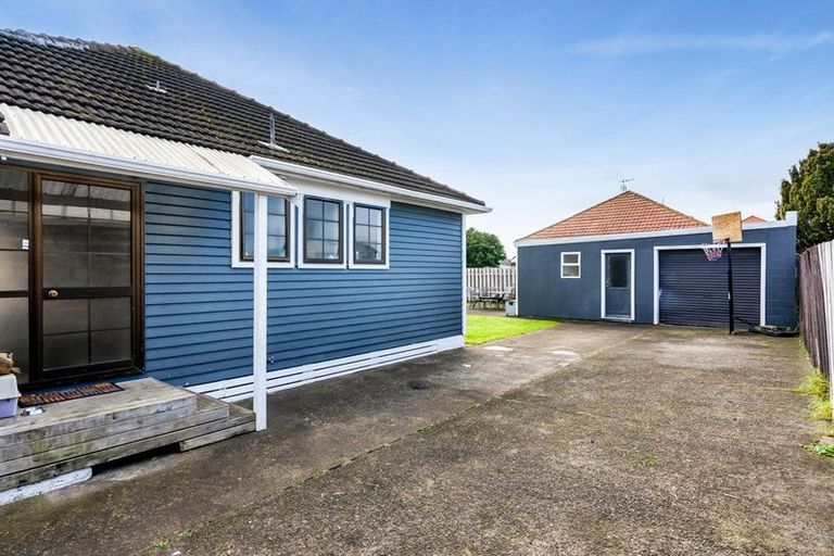 Photo of property in 1 List Street, Welbourn, New Plymouth, 4310