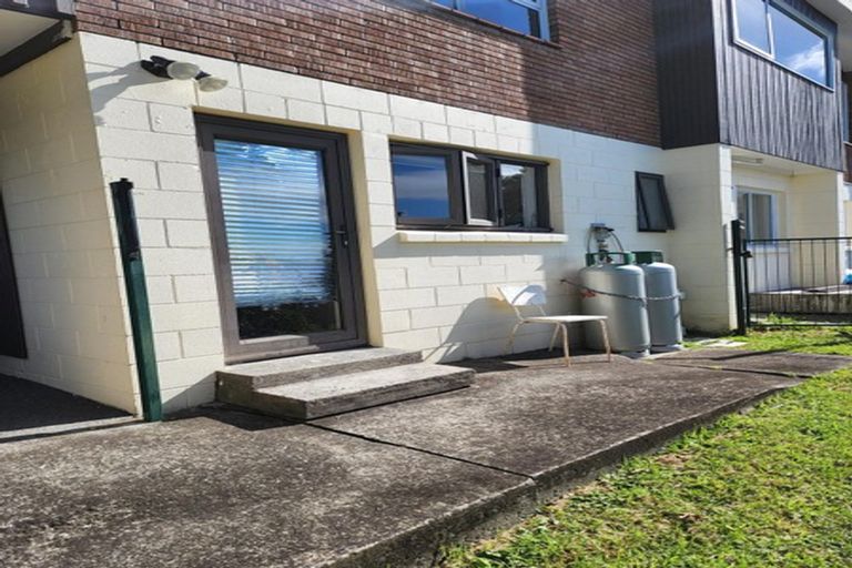 Photo of property in 6 Hume Drive, Hillcrest, Auckland, 0627