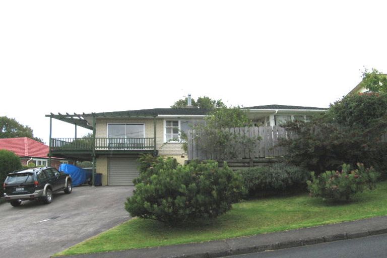 Photo of property in 3a Wakeling Avenue, Te Atatu South, Auckland, 0610