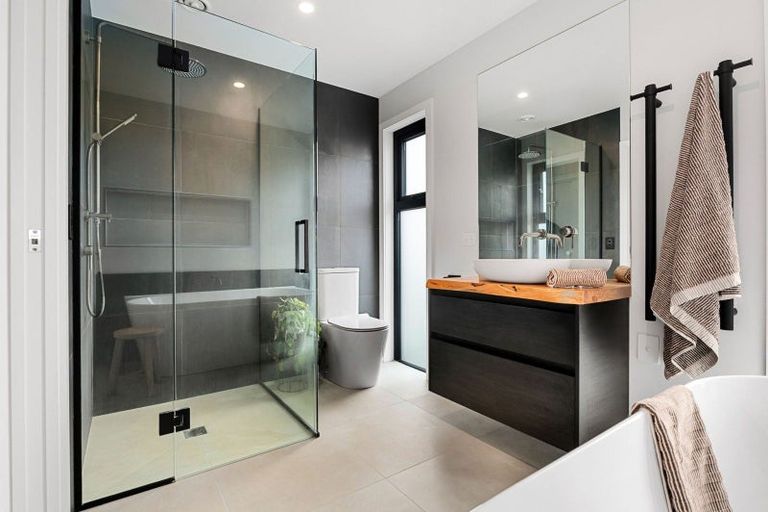 Photo of property in 18 Tunarau Street, Raglan, 3225