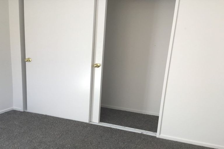 Photo of property in 18 Brunner Road, Glen Eden, Auckland, 0602