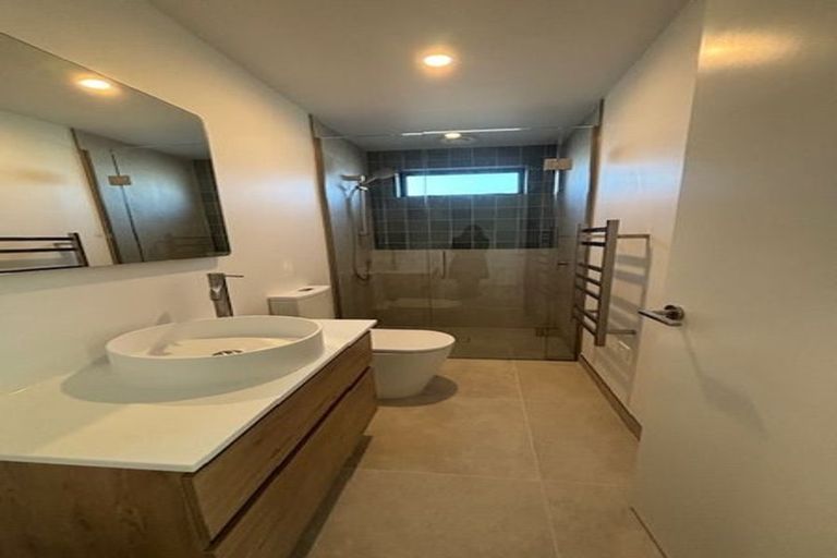 Photo of property in 1 Reedland Street, Jacks Point, 9371