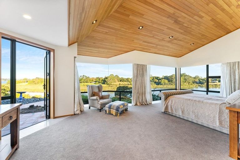 Photo of property in 111 Riverland Road, Kumeu, 0892