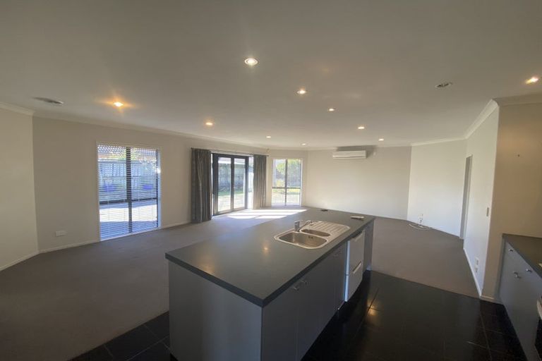 Photo of property in 10 Somerton Drive, Huntington, Hamilton, 3210