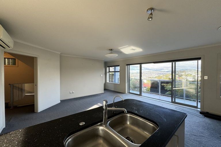 Photo of property in 52d Mandalay Terrace, Khandallah, Wellington, 6035