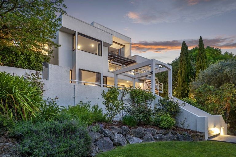 Photo of property in 3 Allom Lane, Cashmere, Christchurch, 8022