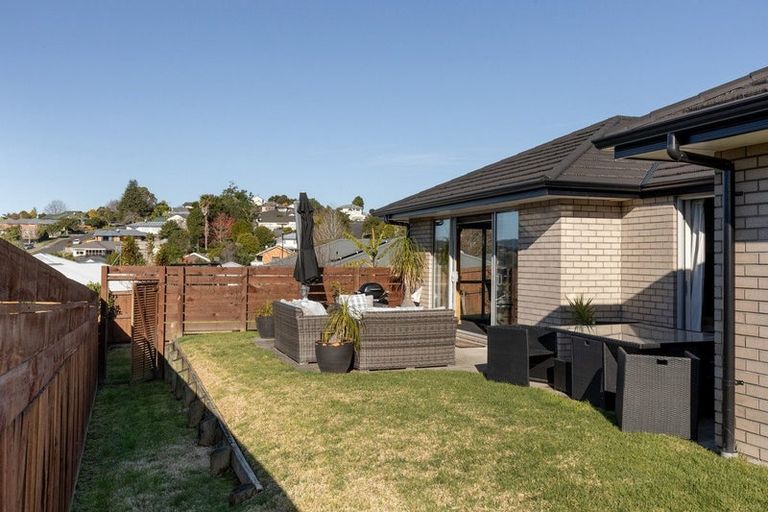 Photo of property in 31 Fairfax Crescent, Pyes Pa, Tauranga, 3112