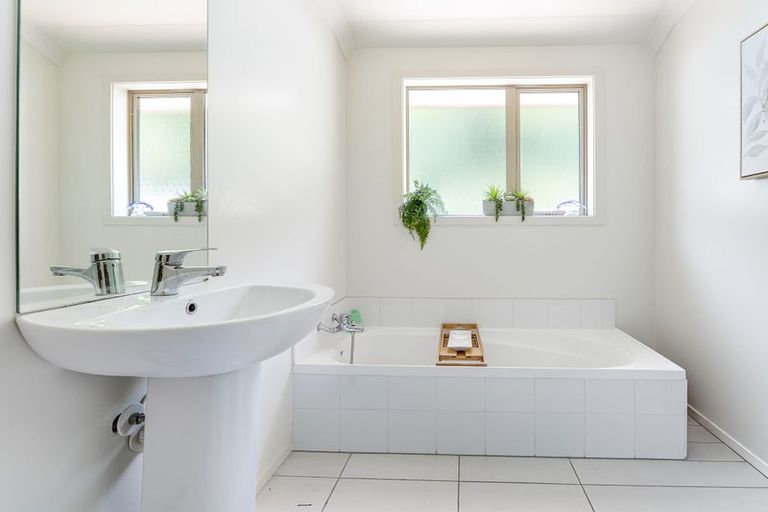 Photo of property in Totara Grove, 2/115 Grove Street, The Wood, Nelson, 7010