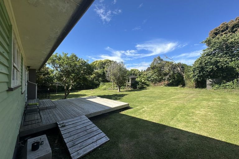 Photo of property in 4 Ridgemount Rise, Mangere Bridge, Auckland, 2022