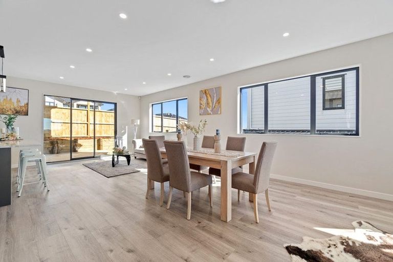 Photo of property in 14 Glann Lane, Flat Bush, 2019