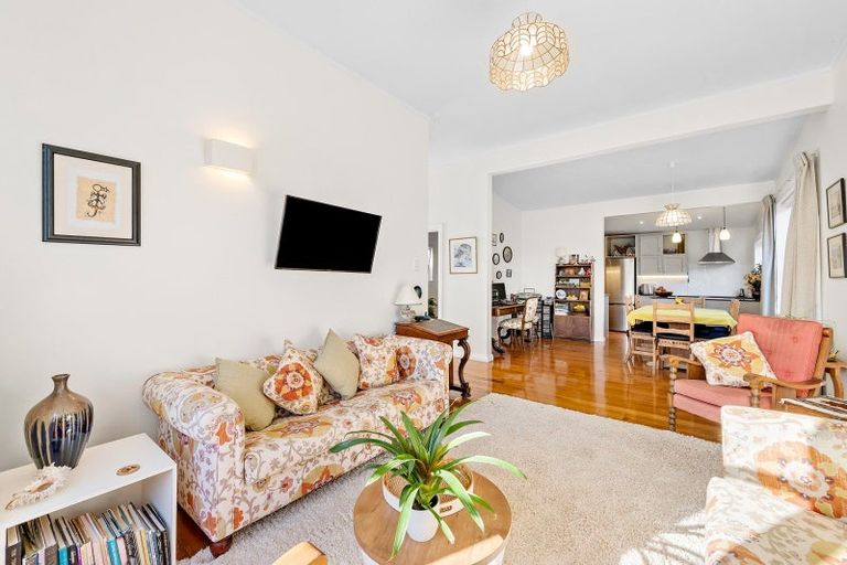 Photo of property in 22 Jackson Street, Island Bay, Wellington, 6023