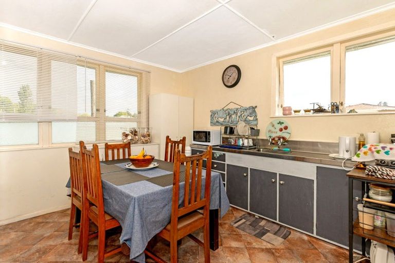 Photo of property in 35 Monkhouse Street, Tolaga Bay, 4077