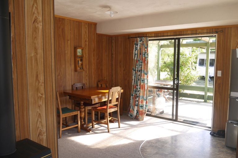 Photo of property in 8 Susan Lane, Kinloch, Taupo, 3377