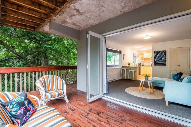 Photo of property in 1/17 Havenwood Place, Birkenhead, Auckland, 0626