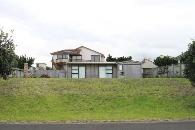 Photo of property in 12 Day Dawn Crescent, Omaha, 0986