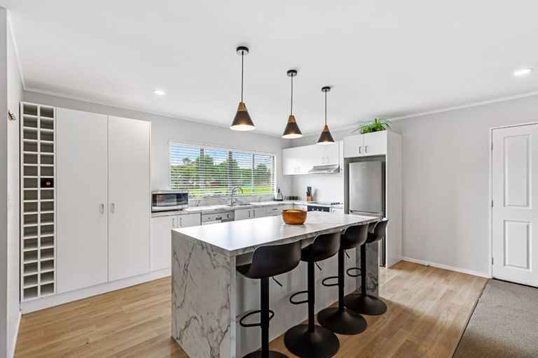 Photo of property in 5 Neta Grove, Henderson, Auckland, 0612