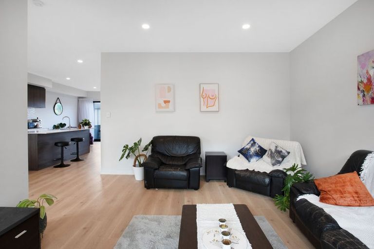 Photo of property in 7b Podgora Avenue, Kumeu, 0810
