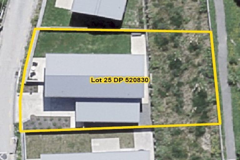 Photo of property in 16 Brindle Way, Newlands, Wellington, 6037