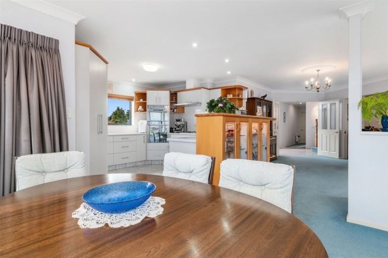 Photo of property in 19 Stableford Drive, Pyes Pa, Tauranga, 3112