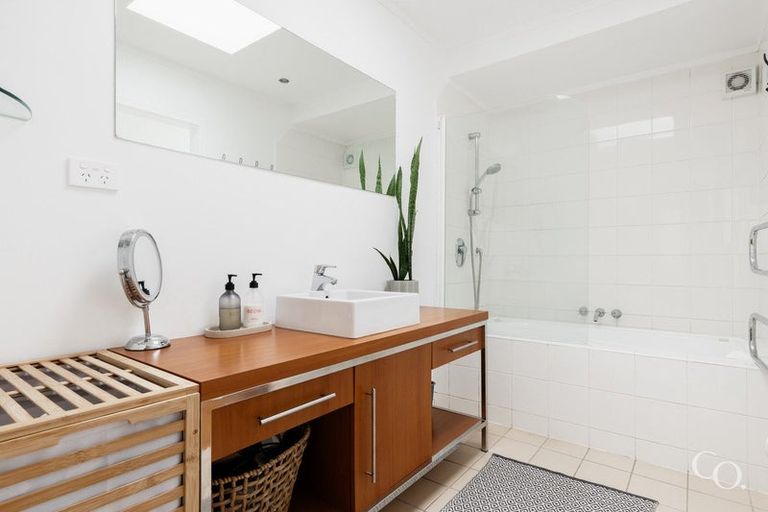 Photo of property in 70 Hinewa Road, Otumoetai, Tauranga, 3110