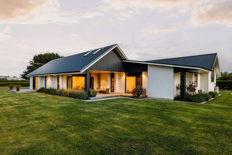 Photo of property in 99 Peake Road, Cambridge, 3493