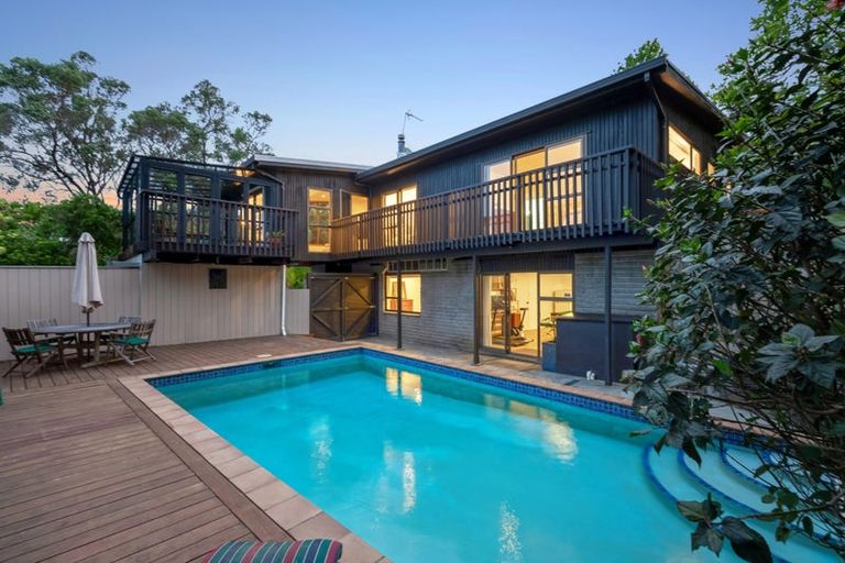 Photo of property in 97a Hinemoa Street, Birkenhead, Auckland, 0626