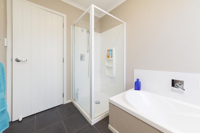 Photo of property in 7 Medallion Court, Kelvin Grove, Palmerston North, 4414