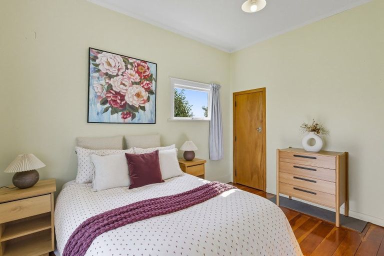 Photo of property in 106 Queen Street West, Levin, 5510