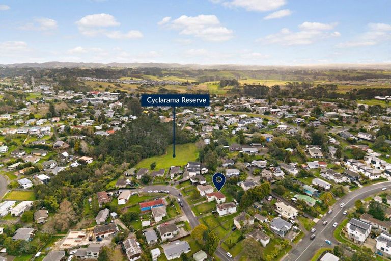 Photo of property in 7 Yule Place, Massey, Auckland, 0614