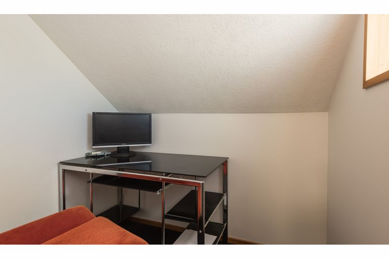 Photo of property in 1a Dulles Place, Papanui, Christchurch, 8053