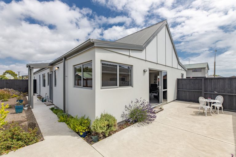 Photo of property in 1/49 Castletown Place, New Brighton, Christchurch, 8083