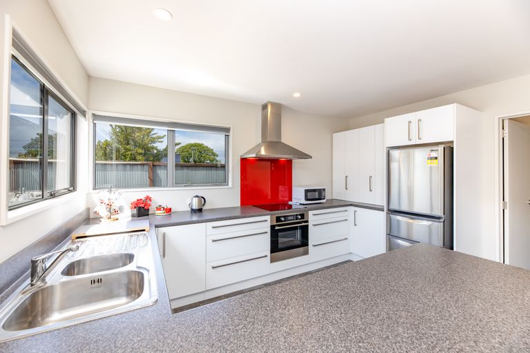 Photo of property in 1/49 Castletown Place, New Brighton, Christchurch, 8083