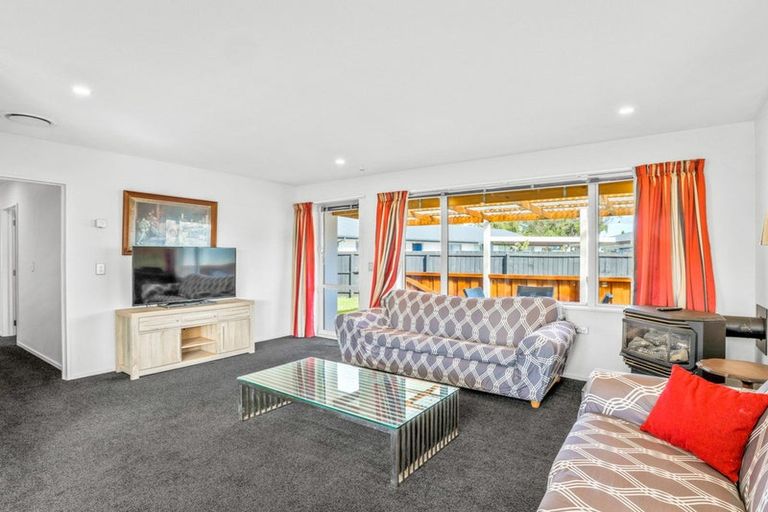 Photo of property in 1/10b Branksome Place, Parklands, Christchurch, 8083