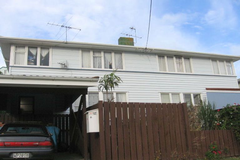 Photo of property in 21 Taiaroa Street, Strathmore Park, Wellington, 6022